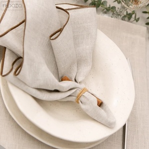 Serviettes en lin de couleur naturelle, serviettes en lin vintage, serviettes en lin lavées à la pierre, décoration de table de Noël - Product Image 1