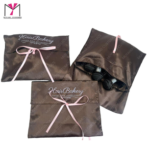 Bolsa de satén para extensiones de cabello Hair Bakery, empaque de regalo de lujo, logotipo personalizado impreso, cierre con cinta rosa - Product Image 1