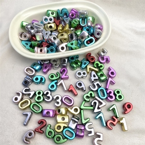 Perles numériques et alphabétiques métalliques mates en acrylique électroplaqué DIY de 500g - Product Image 4