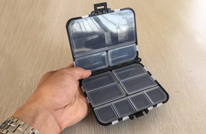 NEWMAJOR Caja de Almacenamiento de Señuelos de Pesca Rígida de Plástico PP Negro de 12x10x3cm con Compartimento Extraíble para Uso en Exteriores - Product Image 6