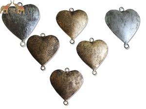 Suministro al por Mayor de Decoraciones Metálicas Clásicas en Forma de Corazón en Oro y Plata para la Fabricación de Joyería y Accesorios de Manualidades Disponibles a Buen Precio - Product Image 3