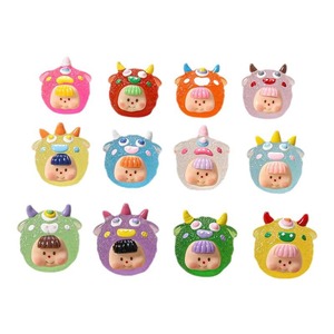 ตุ๊กตาเรซิ่น 3 มิติ สีแดงสด เรืองแสงในที่มืด สำหรับทำเครื่องประดับ DIY พวงกุญแจ จี้ห้อยรถ ซัมเมอร์ 2024 ผลิตที่เมืองอี้หวู่ - Product Image 5