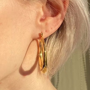 Nouvelles boucles d'oreilles créoles épaisses abstraites plaquées or, tendance, en acier inoxydable 316L, bijoux pour femmes - Product Image 3