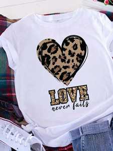 Camiseta Blanca Holgada de Manga Corta para Mujer, Estampado de Leopardo, Love Never Fails, Cuello Redondo Informal, 100% Algodón Jersey - Product Image 3