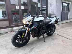 Benelli Huanglong 600, Quattro Cilindri in Linea, Raffreddamento a Liquido, Design <span class=keywords><strong>Sugomi</strong></span>, Carenatura Aerodinamica, Acceleratore Reattivo - Product Image 3