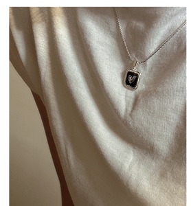 S925 เงินสเตอร์ลิง สไตล์เกาหลี ดีไซน์เฉพาะตัว จี้รูปหัวใจด้านข้าง เรียบง่าย แฟชั่น เครื่องประดับบุคลิกภาพ ขายส่ง - Product Image 3