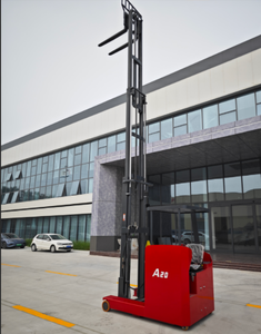 Montacargas HZ Reach Truck Nuevo y Económico |   Capacidad de Carga de 1.5 Toneladas, Altura de Elevación de 6-8 Metros, Accionamiento por Corriente Alterna con Batería de Iones de Litio, Tracción en las Cuatro Ruedas, 200 mm - Product Image 1