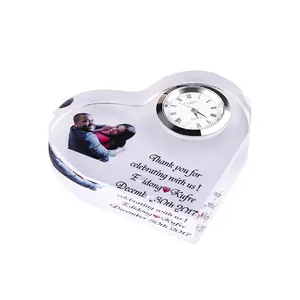 Reloj de mesa de cristal con foto personalizada para invitados de boda, Mini Corazón de amor, decoración de escritorio, recuerdo de negocios