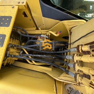 รถขุดไฮดรอลิกแบบตีนตะขาบ Komatsu PC200 มือสอง ใช้งานน้อย ประหยัดน้ำมัน ค่าใช้จ่ายต่ำ เหมาะสำหรับงานก่อสร้าง - Product Image 5