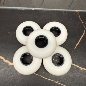 Ruote Inline Aggressive ad Alta Reattività 88A/90A in PU per Esterni 64*24mm, Leggere e Durevoli 85a di Alta Qualità per Pattini a Rotelle - Product Image 5