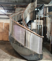 Escalier flottant incurvé moderne, garde-corps en verre et acier inoxydable sur mesure, rampe écologique, projet d'escalier extérieur pour villa