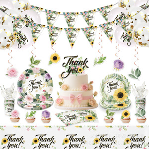 Ensemble de vaisselle et décorations florales pour fête d'anniversaire : Assiettes en carton, gobelets, serviettes, bannières, nappe - Product Image 2