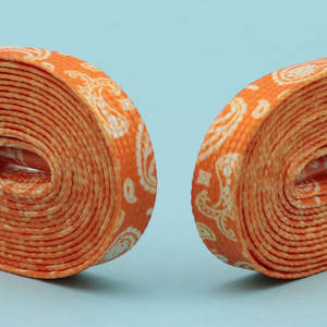 Lacets plats en polyester imprimés par transfert thermique motif Paisley 8 mm pour les détaillants de baskets AF1 et les grossistes en accessoires de chaussures - Product Image 1