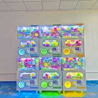 Distributeur de capsules à 2 niveaux, à monnayeur, avec roues, pour parcs d'attractions, design préféré des enfants