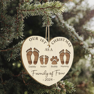 Ornement de Noël en bois personnalisé avec empreintes de pieds de famille, décoration suspendue pour sapin, idéal pour les nouveaux parents - Product Image 3