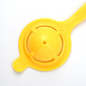 Séparateur <span class=keywords><strong>de</strong></span> blanc <span class=keywords><strong>d</strong></span>'œuf <span class=keywords><strong>jaune</strong></span> en plastique avec long manche, filtre à œufs, outil <span class=keywords><strong>de</strong></span> cuisine pour la pâtisserie - Product Image 4