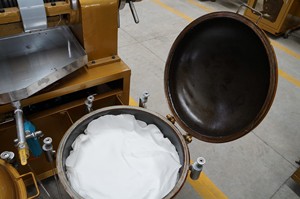 Machine d'extraction d'huile d'arachide par pressage à froid et à chaud Guangxin pour graines de tournesol et noix, <span class=keywords><strong>filtre</strong></span> à huile à pression d'air, capacité 270 kg/h - Product Image 5