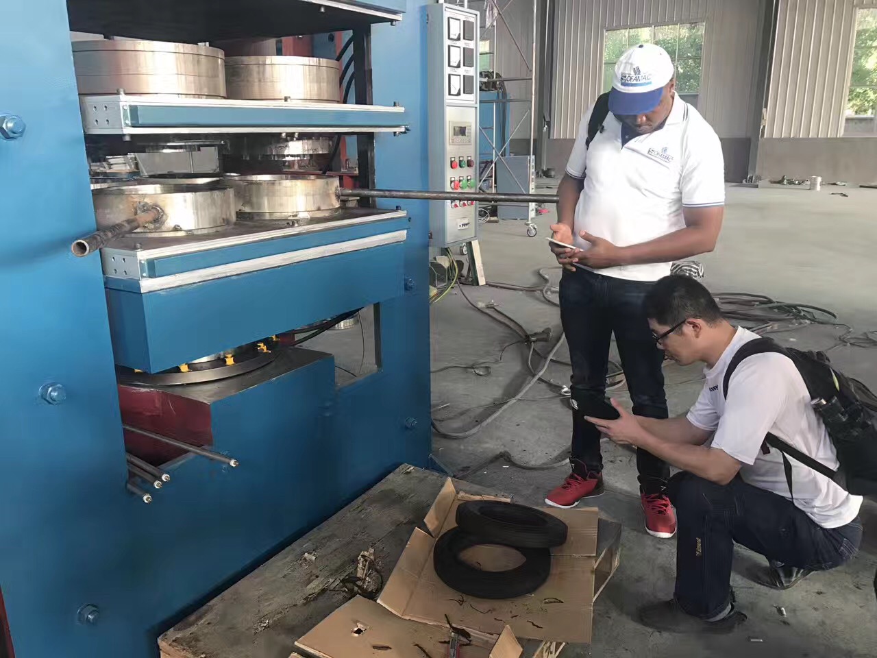 hydraulic press machine 300 ton