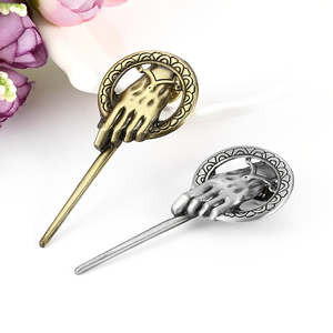 Broche Retro Fashion Mão do Rei, Acessórios Decorativos para Casacos e Chapéus - Product Image 4