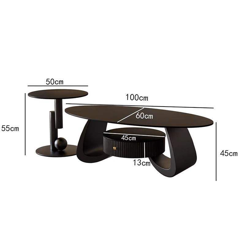 Table d'appoint sphérique sur fond noir [plaque noire pure]