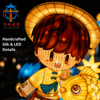 Lanterne géante en soie personnalisée pour l'extérieur, lanterne de garçon de dessin animé, fabriquée à la main, lumière LED pour festival chinois, pour parc à thème