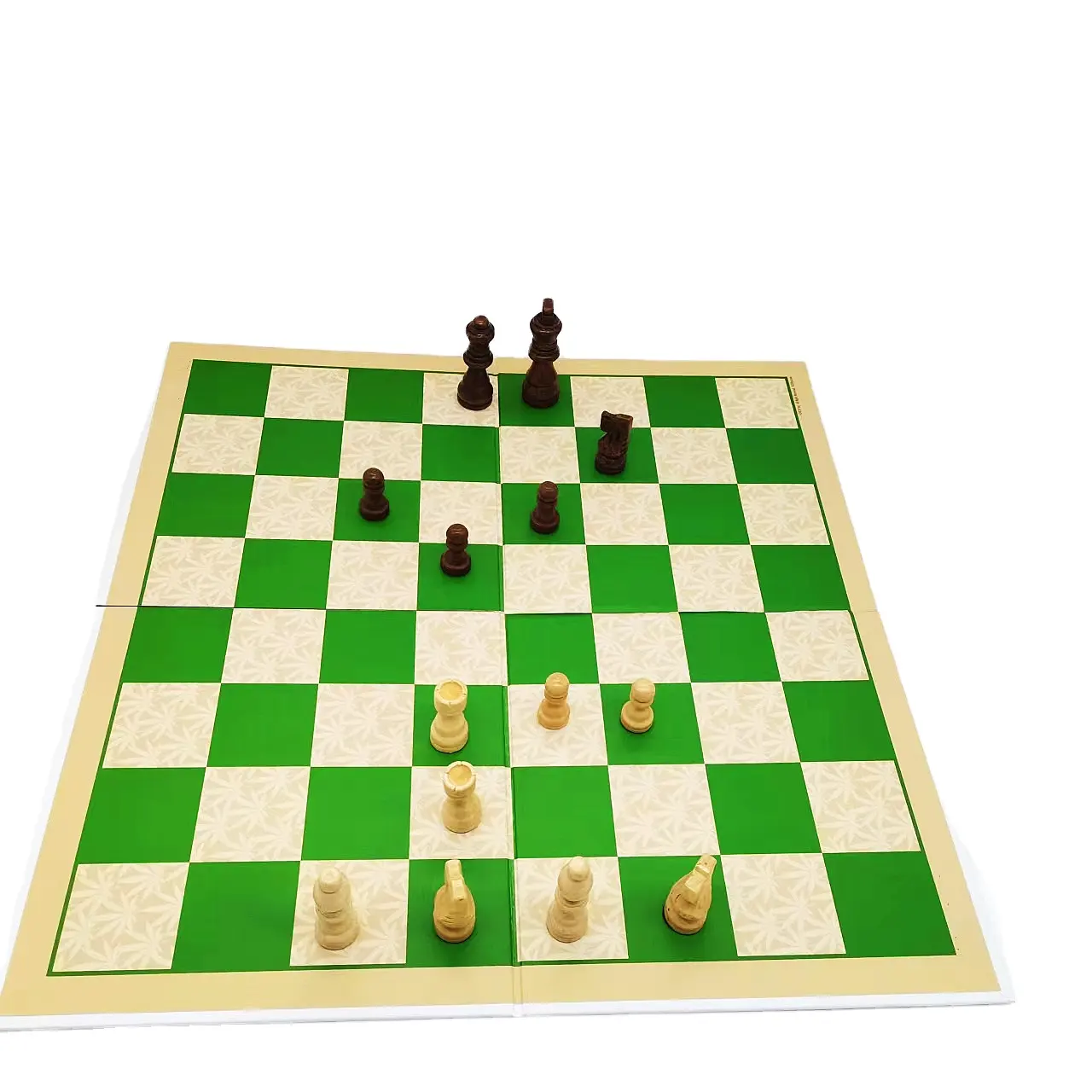 Son derece tavsiye ürün ucuz kağıt taşınabilir satranç tahtası kutu paketi ile ve satranç adet katlanır satranç tahtası oyun seti