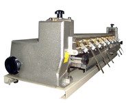 Machine à coller à haute précision à base d'eau avec rouleau pour colle blanche.