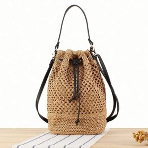 Sac seau bandoulière portable en papier tressé fait main pour femme, style bohème, idéal pour la plage, avec port USB - Product Image 4