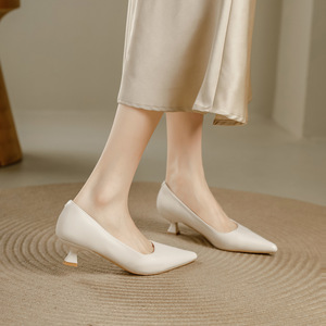 Escarpins élégants à bout pointu pour femmes, en cuir véritable, à enfiler, talons bas, toutes saisons, couleur unie, chaussures plates confortables - Product Image 4