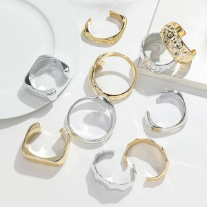 Vòng tay kiểu dáng thời trang 2025 mạ vàng kiểu dáng phóng đại, chất liệu nhựa, kiểu dáng hình học, trang sức dự tiệc, vòng tay kiểu vòng đeo tay cho nữ - Product Image 3