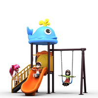 Toboggan et balançoire en plastique de style dernier cri pour la maternelle et le parc d'attractions pour aire de jeux