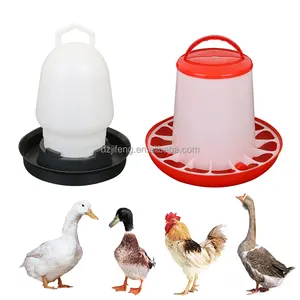 Bevitore di pulcini di plastica automatico di alta qualità e mangiatoia galline uccelli di quaglia ciotole per acqua bevitore di tazze di pollo