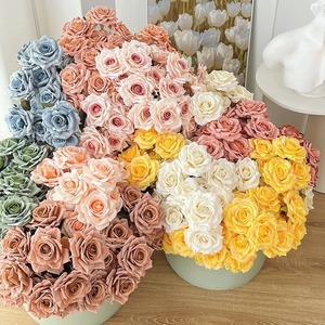 ดอกกุหลาบประดิษฐ์ ช่อดอกไม้ผ้าไหม 7 หัว สีคาปูชิโน่ สำหรับตกแต่งงานแต่งงาน ตกแต่งบ้าน ร้านอาหาร - Product Image 1