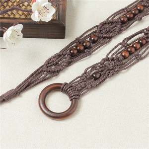 Cinturón ancho vintage bohemio <span class=keywords><strong>de</strong></span> macramé con cuentas <span class=keywords><strong>de</strong></span> madera, cuerda <span class=keywords><strong>de</strong></span> algodón, hebilla redonda, borlas y cadena <span class=keywords><strong>de</strong></span> cintura tejida <span class=keywords><strong>de</strong></span> cuerda encerada para mujer, ideal para usar con falda. - Product Image 4