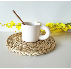 Taza de Cerámica con Platillo, Estilo Nórdico, Diseño de Tinta Salpicada, Color Blanco con Detalles Negros, Nueva, Ideal para Café - Product Image 4