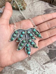 สร้อยคอเงินแท้ทำมือ ดีไซน์หัววัวประดับด้วยพลอยคิงแมนเทอร์ควอยซ์ สไตล์ที่ไม่เหมือนใครสำหรับเธอ - Product Image 2