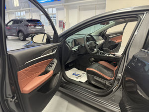 中古車 2023年モデル エンジョイエディション PLUS ブルーホエール NE 1.4T GDI DCT ラグジュアリーエディション 長安逸動PLUS - Product Image 5