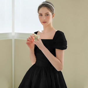 Elegante Vestido <span class=keywords><strong>de</strong></span> <span class=keywords><strong>Novia</strong></span> <span class=keywords><strong>de</strong></span> Satén con Corte en A, Hombros Descubiertos, Manga Corta, Pliegues <span class=keywords><strong>y</strong></span> Drapeado, Largo hasta el Suelo, Hecho a Medida - Product Image 3