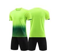 Maillots de football personnalisés pour hommes - Tenues de football respirantes pour l'été 100% polyester à manches courtes