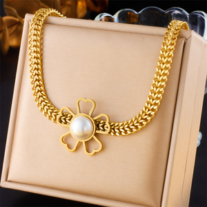 Floral Openwork Gold Plated Zinc Alloy Chain Necklace With Pearl And Black Stone For Gift - Product Image 3