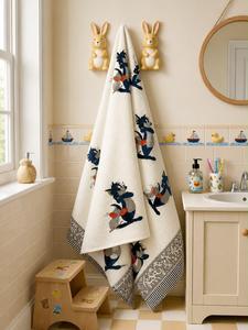 Serviettes de bain pour enfants en coton doux et absorbant, imprimées colorées, qualité export, fabriquées à la main, pour le bain et la plage, disponibles à la vente. - Product Image 6
