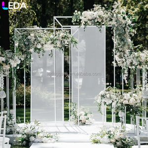 Arche de mariage en métal argenté brillant de luxe LEDA, très vendue, pour événements de mariage - Product Image 1