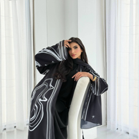 Abaya ouverte en polyester à imprimé géométrique noir et blanc élégante avec hijab, robe longue ample pour femmes, pour tous les jours, les fêtes et les occasions spéciales