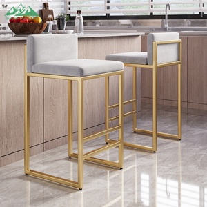 Tabouret de <span class=keywords><strong>bar</strong></span> commercial Wayon avec cadre en métal doré moderne, siège et dossier rembourrés noirs pour restaurant et salon - Product Image 6