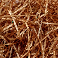 Vente en gros de papier de remplissage décoratif de haute qualité papier déchiqueté froissé découpé pour remplisseurs de panier de boîte-cadeau