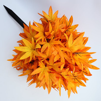 Boule de feuilles d'érable artificielles résistantes aux UV de 52 cm avec piquet pour décoration extérieure et événementielle, plante artificielle de Noël