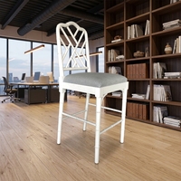 Chaise de tabouret de comptoir de salle à manger Chippendale en bois massif de haute qualité couleur blanche moderne pour les événements en plein air mariages sortie d'usine