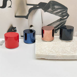 Uso <span class=keywords><strong>de</strong></span> la botella <span class=keywords><strong>de</strong></span> perfume Logotipo personalizado color tapa magnética con cuello <span class=keywords><strong>de</strong></span> tornillo <span class=keywords><strong>de</strong></span> aluminio - Product Image 2