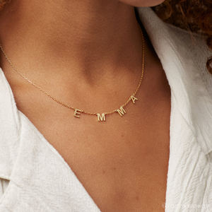 Collana con alfabeto a 26 lettere in acciaio inossidabile di design personalizzato; può essere abbinata a qualsiasi iniziale del tuo nome. - Product Image 2