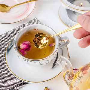 Mármol de alta calidad taza de té de porcelana de vuelos borde dorado tazas de café y platillos con cuchara de oro - Product Image 6